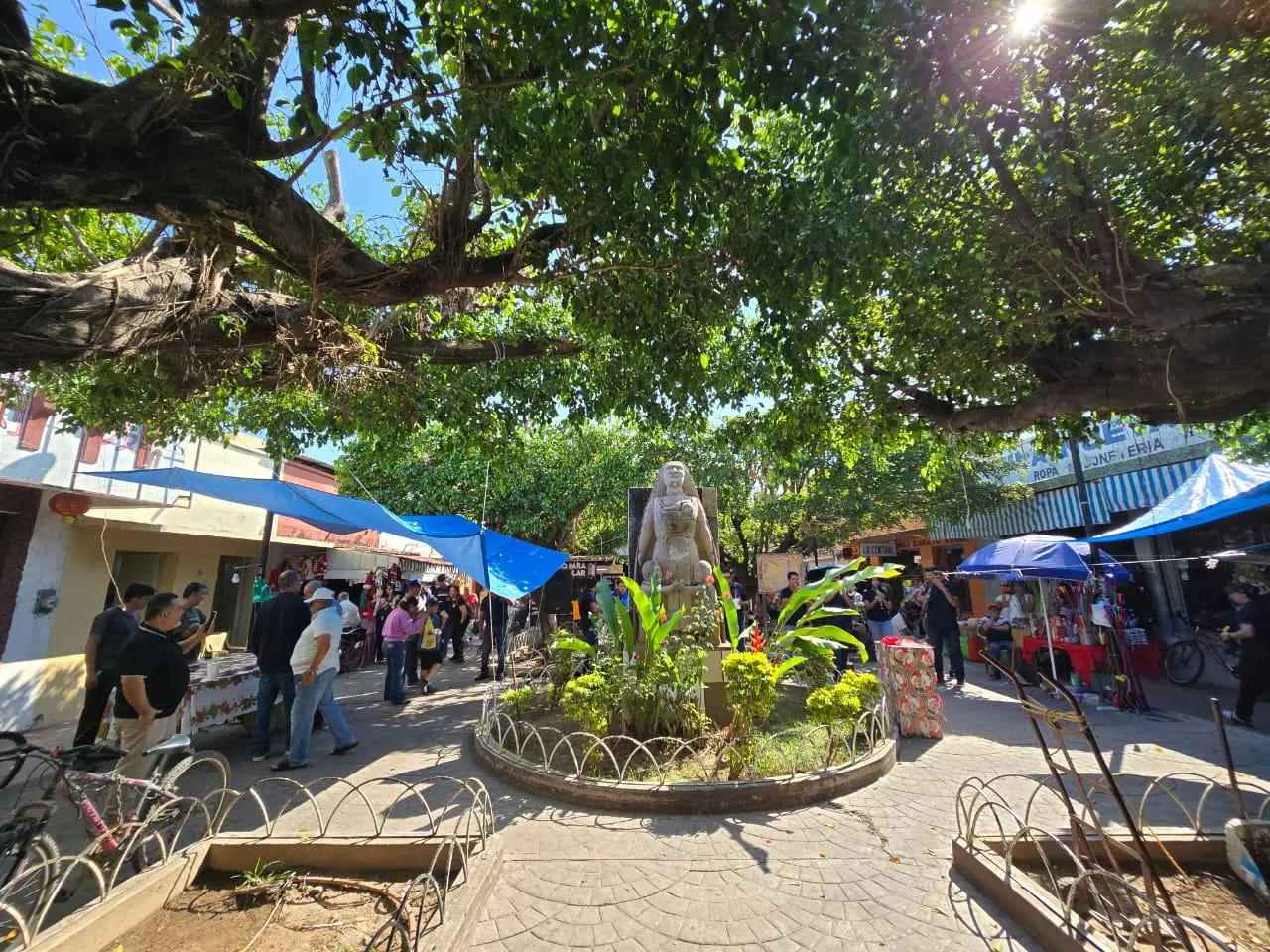 $!Pese a la adversidad, el mercado municipal de Rosario celebra su 72 aniversario