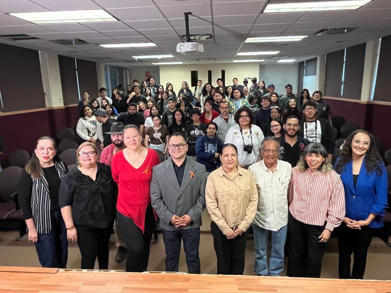 $!Comparte Pedro Valtierra experiencia en transición de fotografía; ‘no es la cámara, es la persona’, recalca