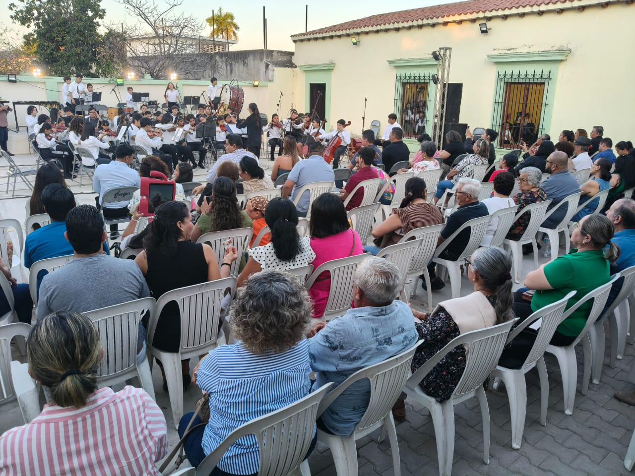 $!Orquesta Sinfónica y Coro celebran con concierto 45 años de la Casa de la Cultura en Rosario