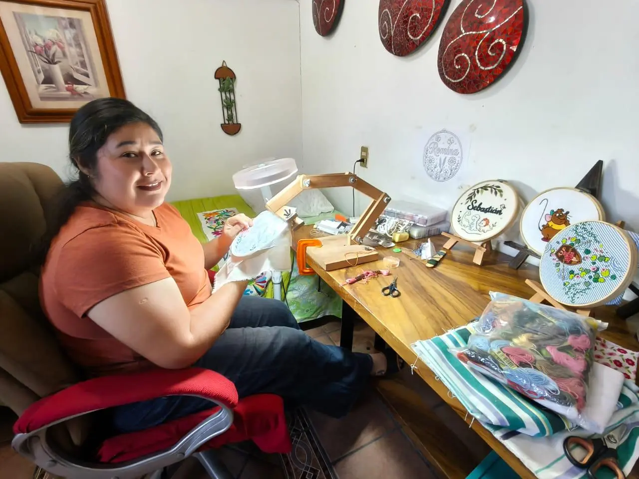 $!Entre puntadas de aguja e hilo, Ana Karen encontró en el bordado una forma de arte en Rosario