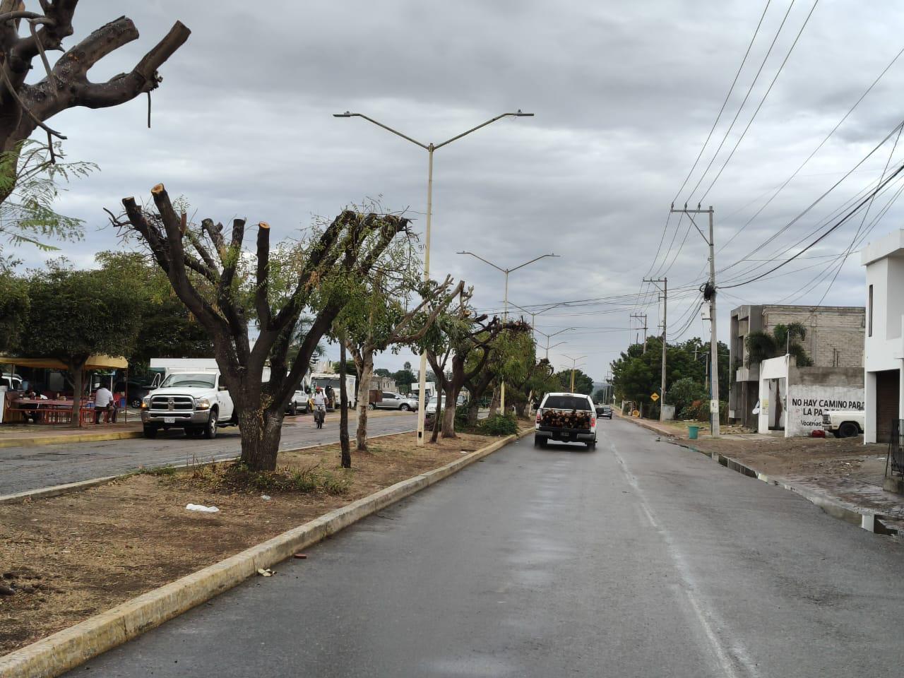 $!Sorprende amanecer lluvioso a familias de Rosario