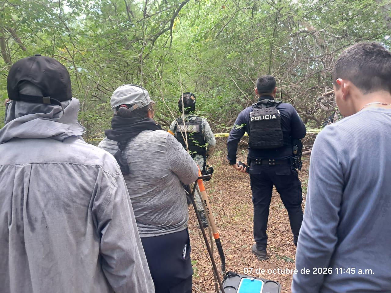 $!Buscadoras reportan fosa con restos en Las Víboras y esperan casi 20 horas por autoridades