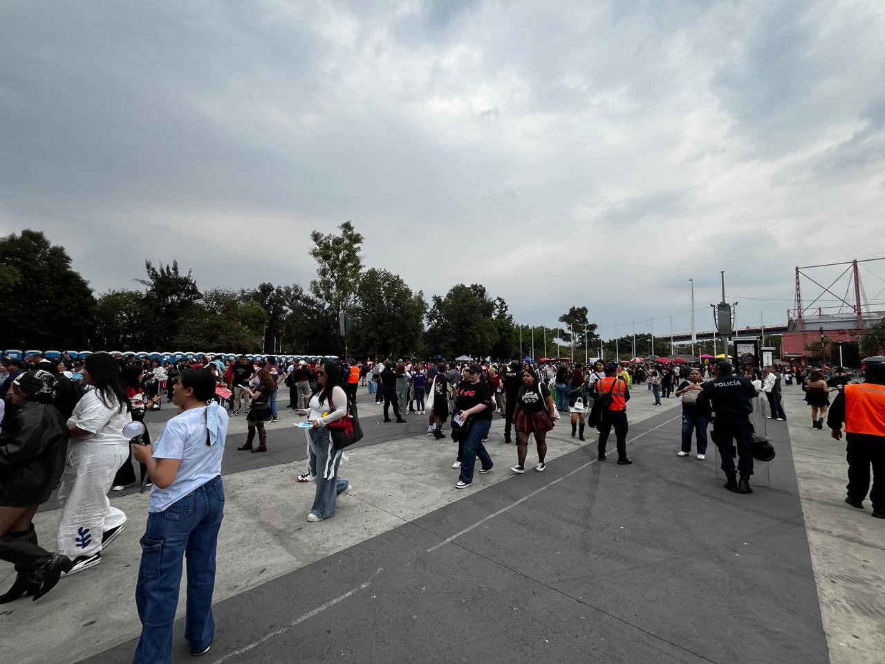 $!Segundo concierto de BTS en México: comienzan a llegar miles de Armys al Estadio GNP Seguros