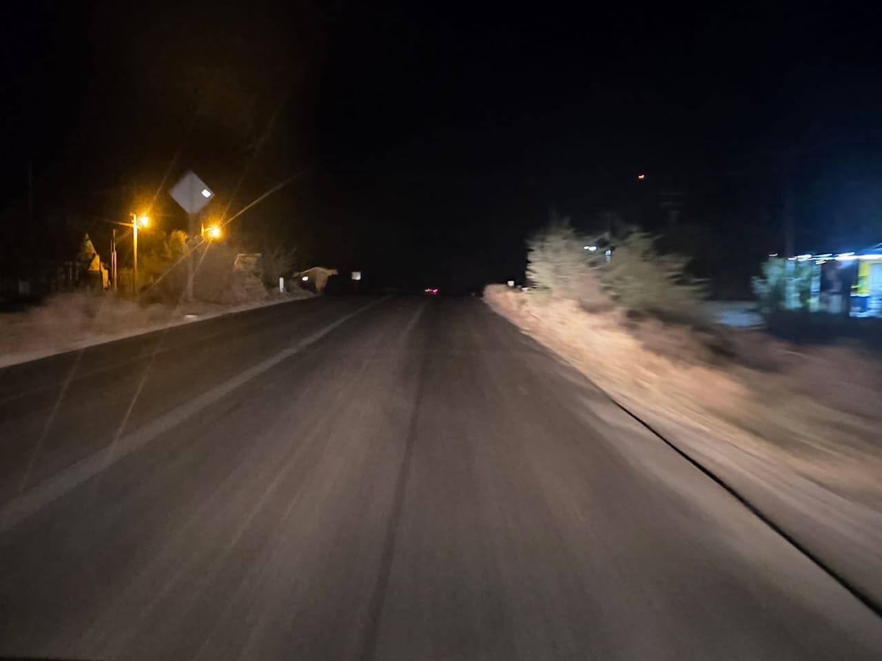 $!Denuncian vecinos que tras reencarpetado se olvidaron de trazar líneas en carretera México 15, a la altura de Rosario