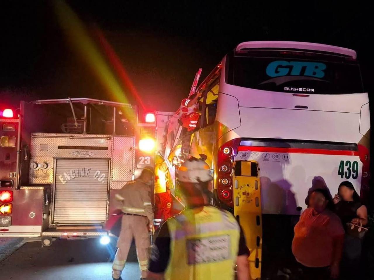 $!Camionazo en Sonora deja un chofer muerto y 39 lesionados; viajaban pasajeros de Guasave y Los Mochis