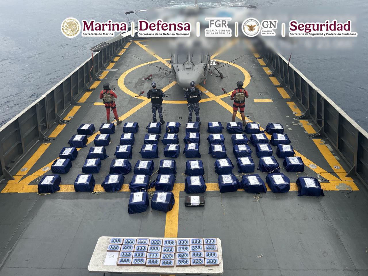 $!Marina asegura mil 600 kilos de cocaína frente a costas de Guerrero