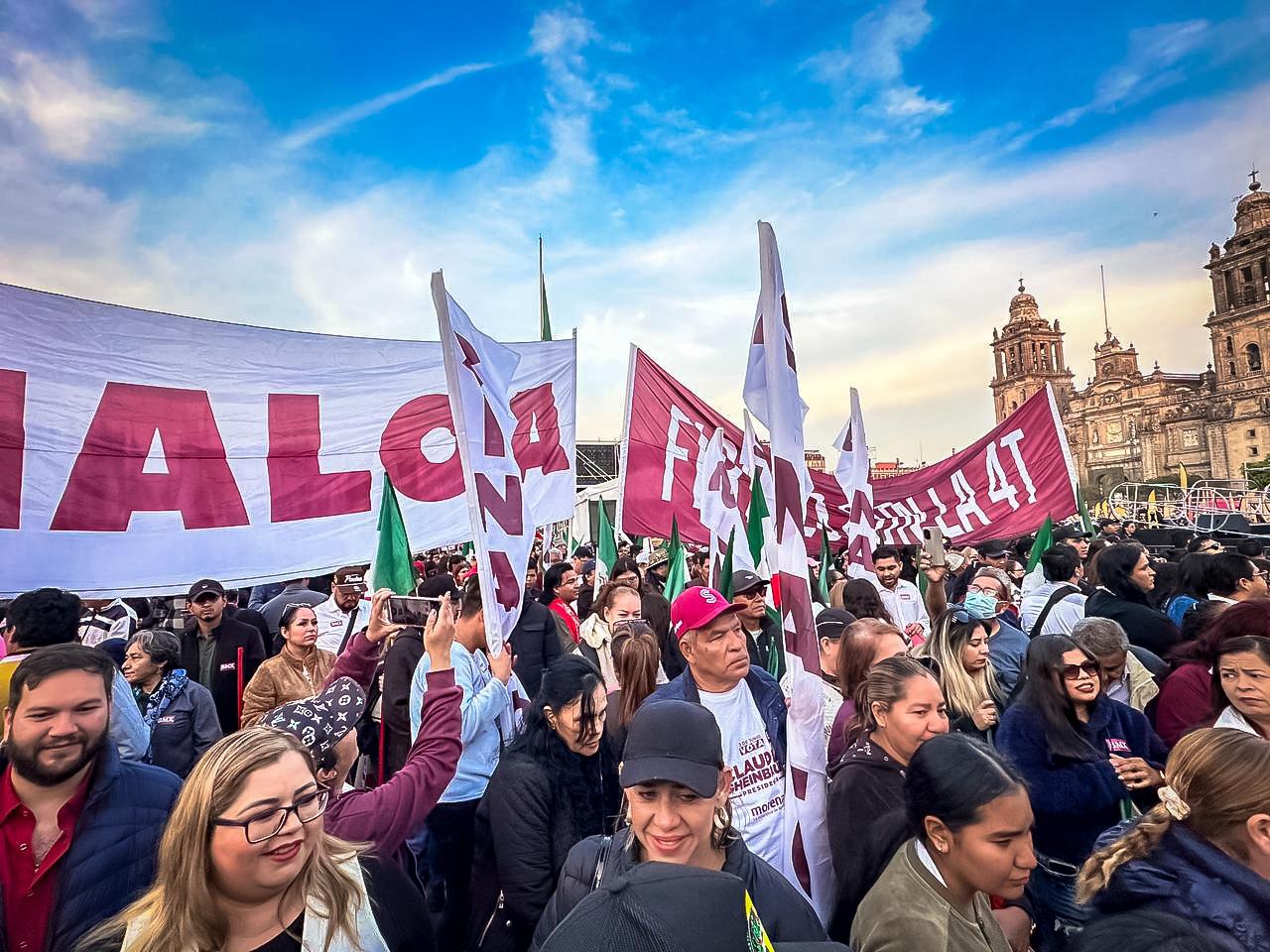 $!Morenistas sinaloenses acuden al zócalo de la CDMX por aniversario de la 4T