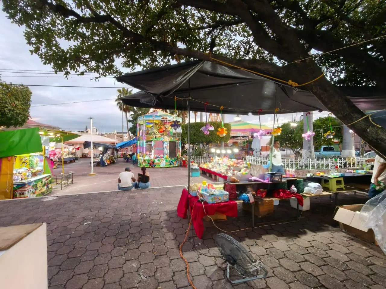 $!Comerciantes señalan afectaciones por las lluvias durante la fiesta de la Virgen del Rosario
