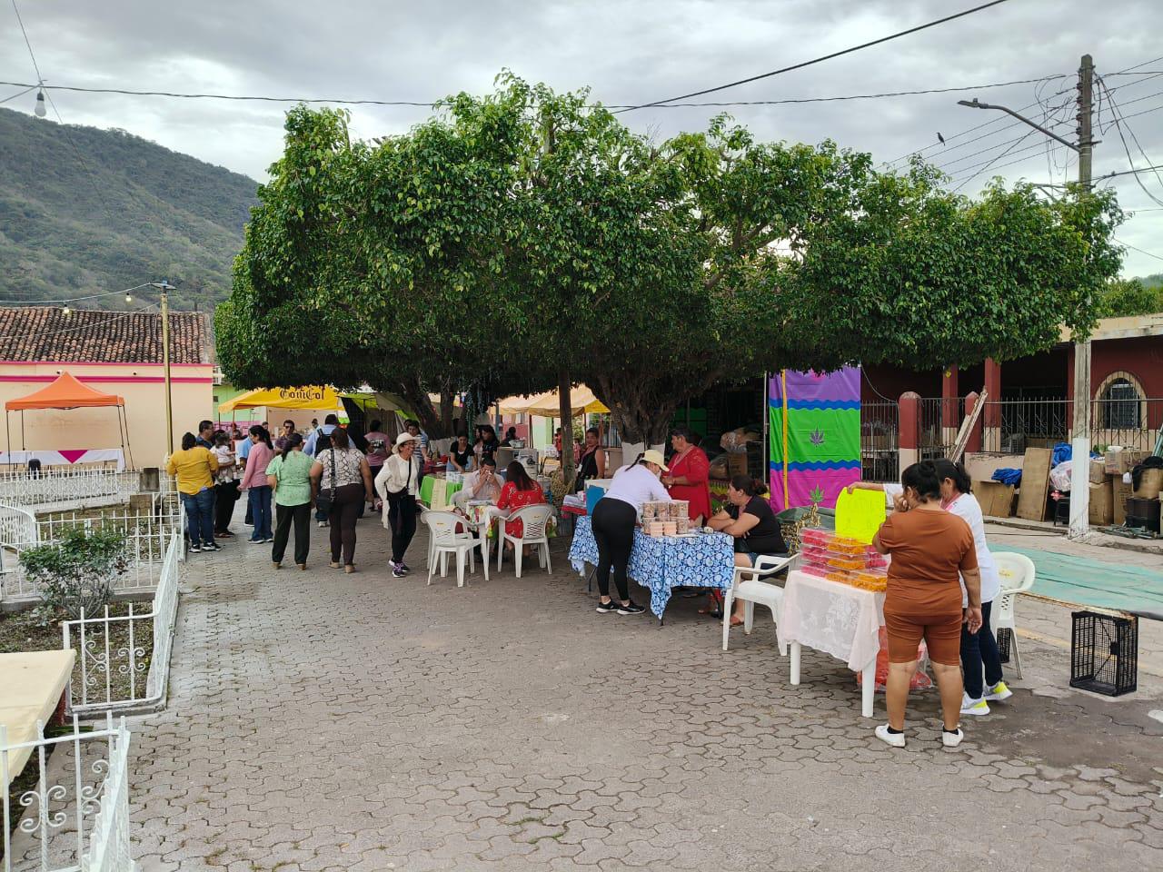 $!Realizan la quinta muestra gastronómica ‘Mujeres Emprendedoras de Chametla'
