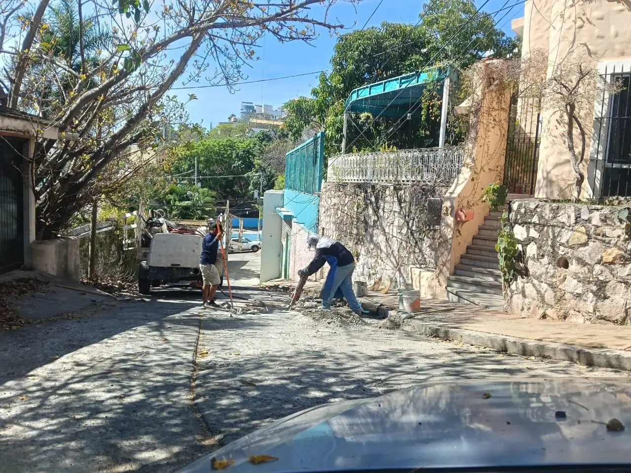 $!Reparan tapadera de alcantarilla peligrosa en Cerro del Vigía, en Mazatlán