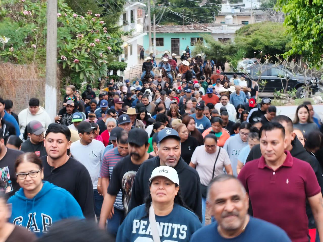 $!Arranque de festejos en Chametla aumenta en la asistencia un 30%