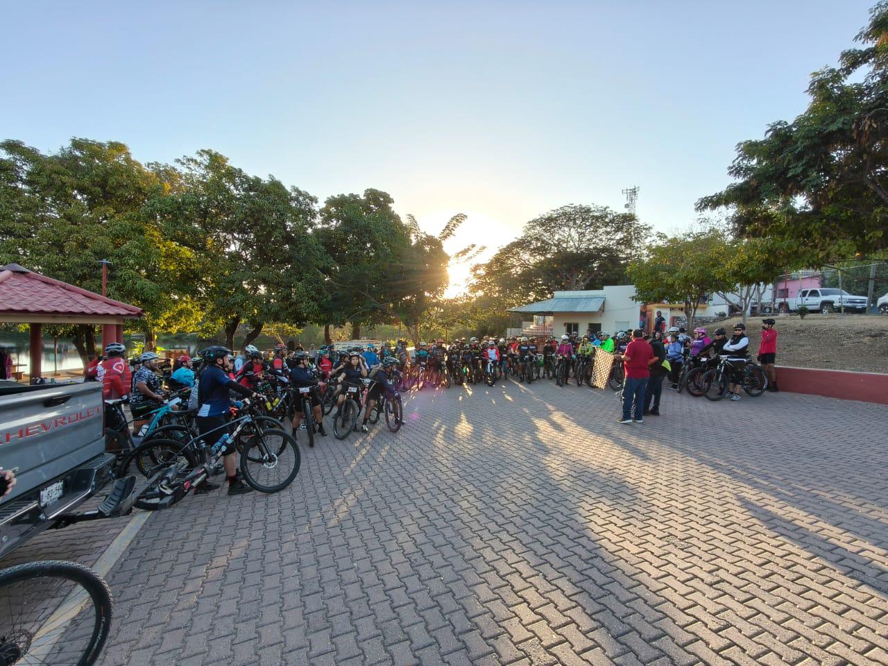 $!Rodada Ciclista Pueblos Mágicos regresa a El Rosario con 180 participantes