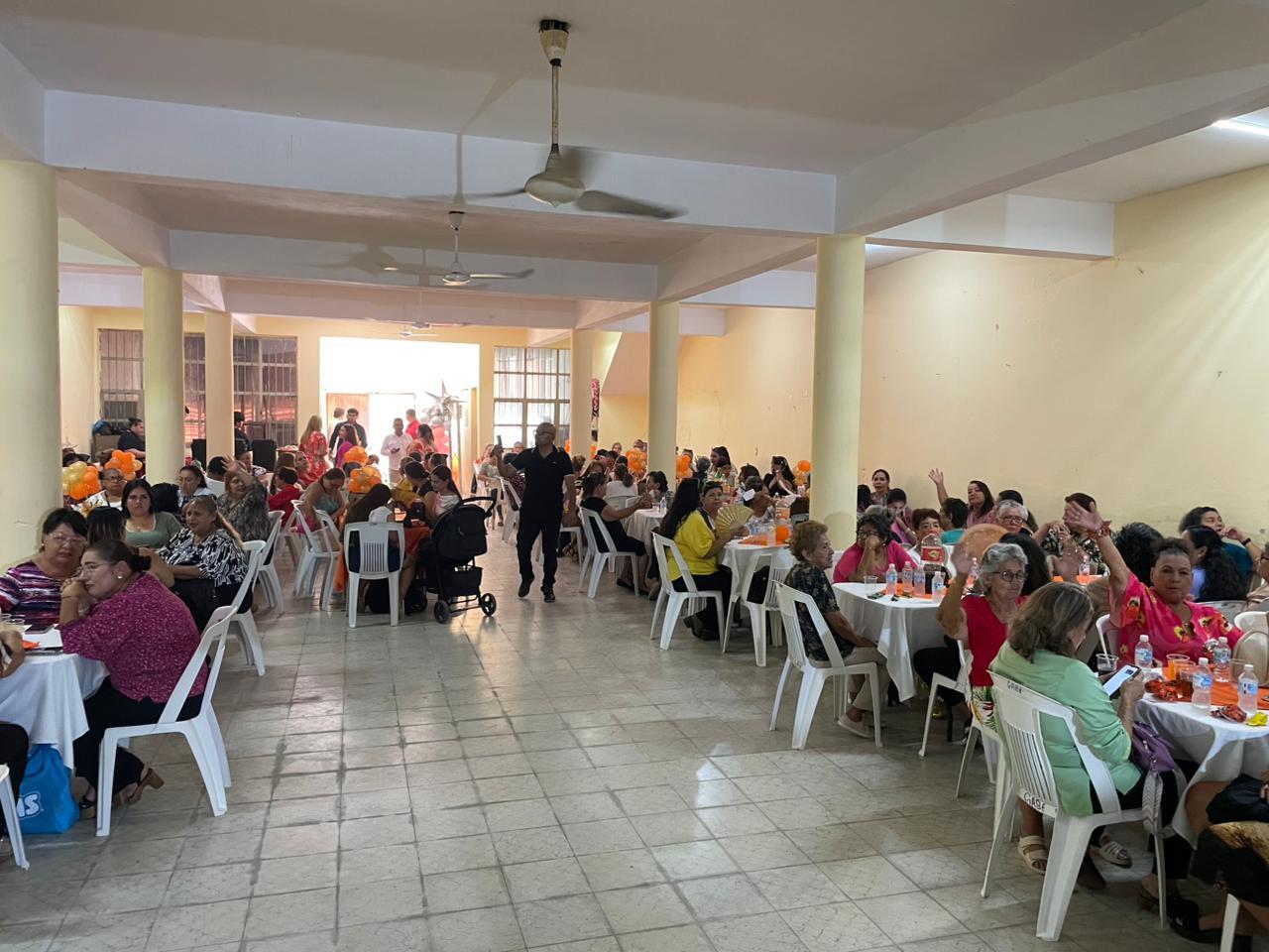 $!Celebra My-Lai Quintero a más de 180 madres de Mazatlán y comunidades