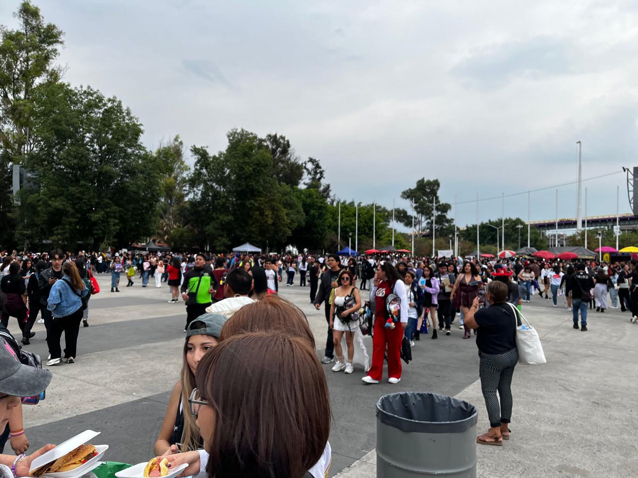 $!Segundo concierto de BTS en México: comienzan a llegar miles de Armys al Estadio GNP Seguros