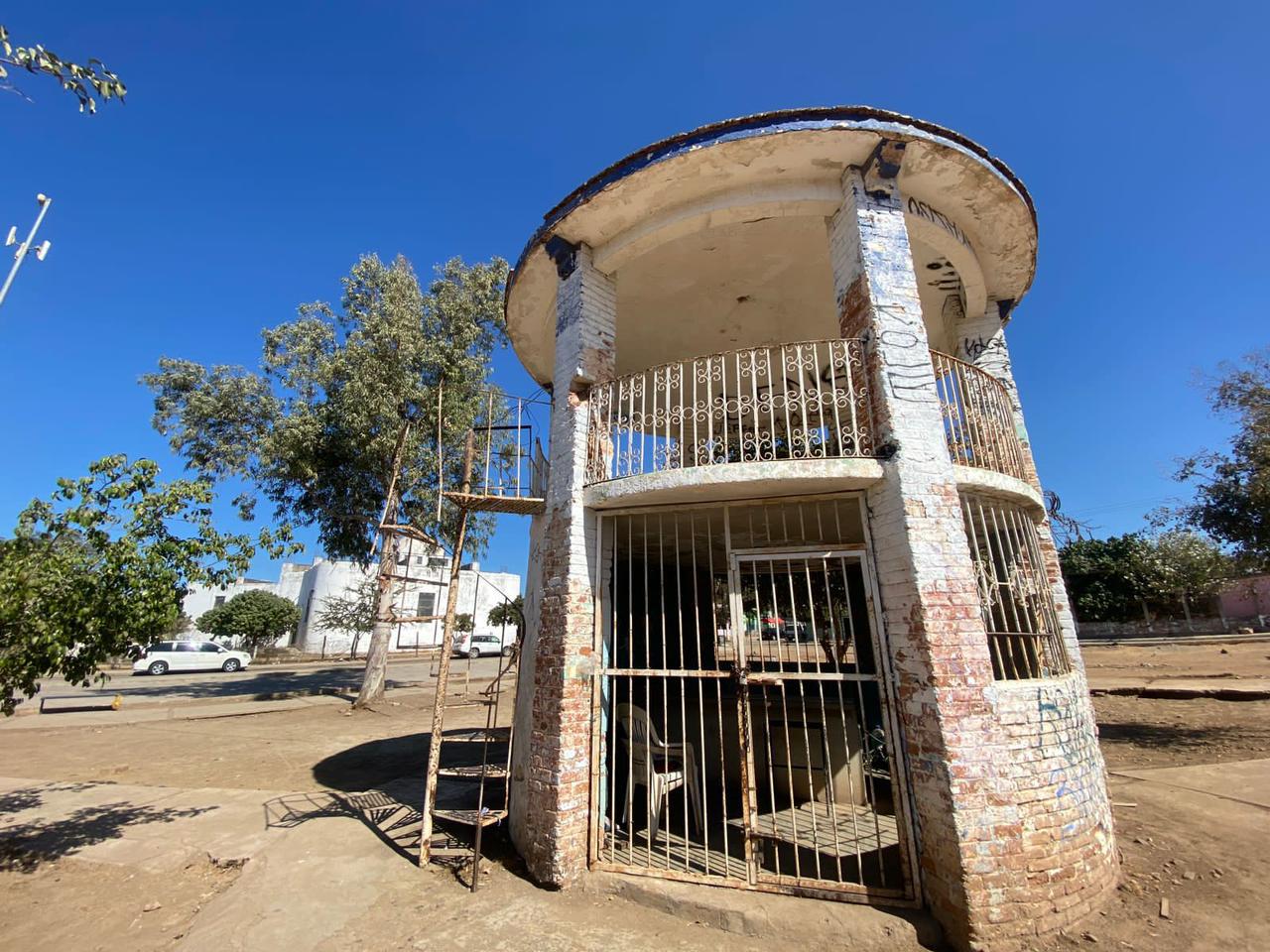 $!Reubican tianguis de la Flores Magón en Mazatlán para renovar plazuela