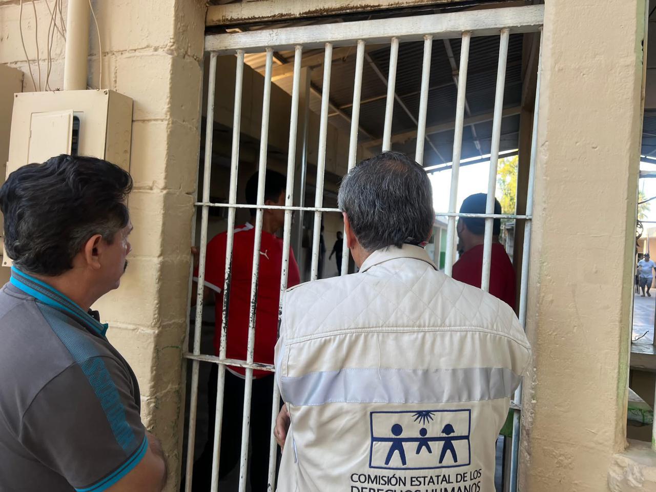 $!CEDH recorre penal de Aguaruto tras balacera del miércoles