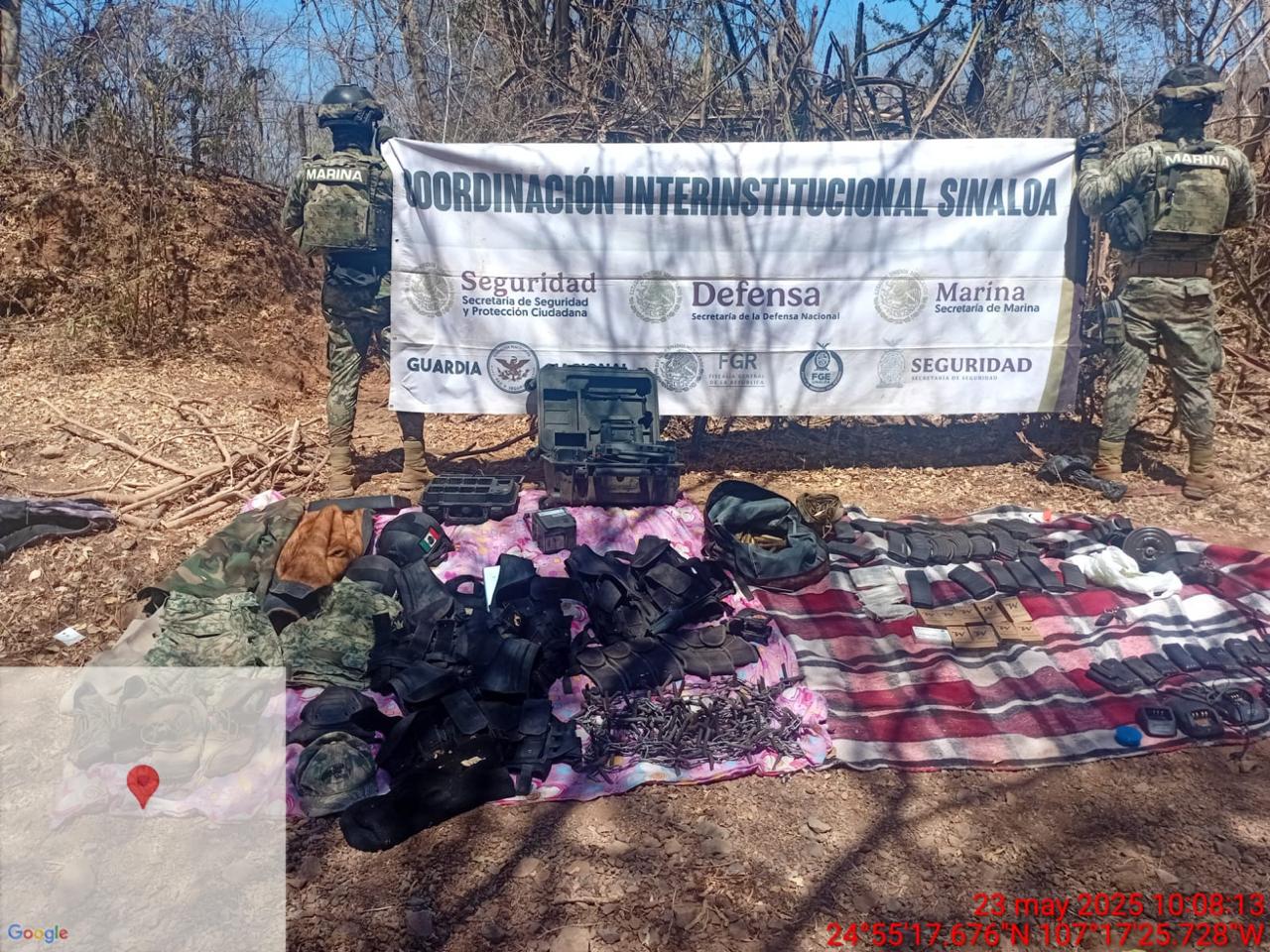 $!Detiene Marina a cinco civiles y asegura vehículos, arsenal y municiones en Culiacán