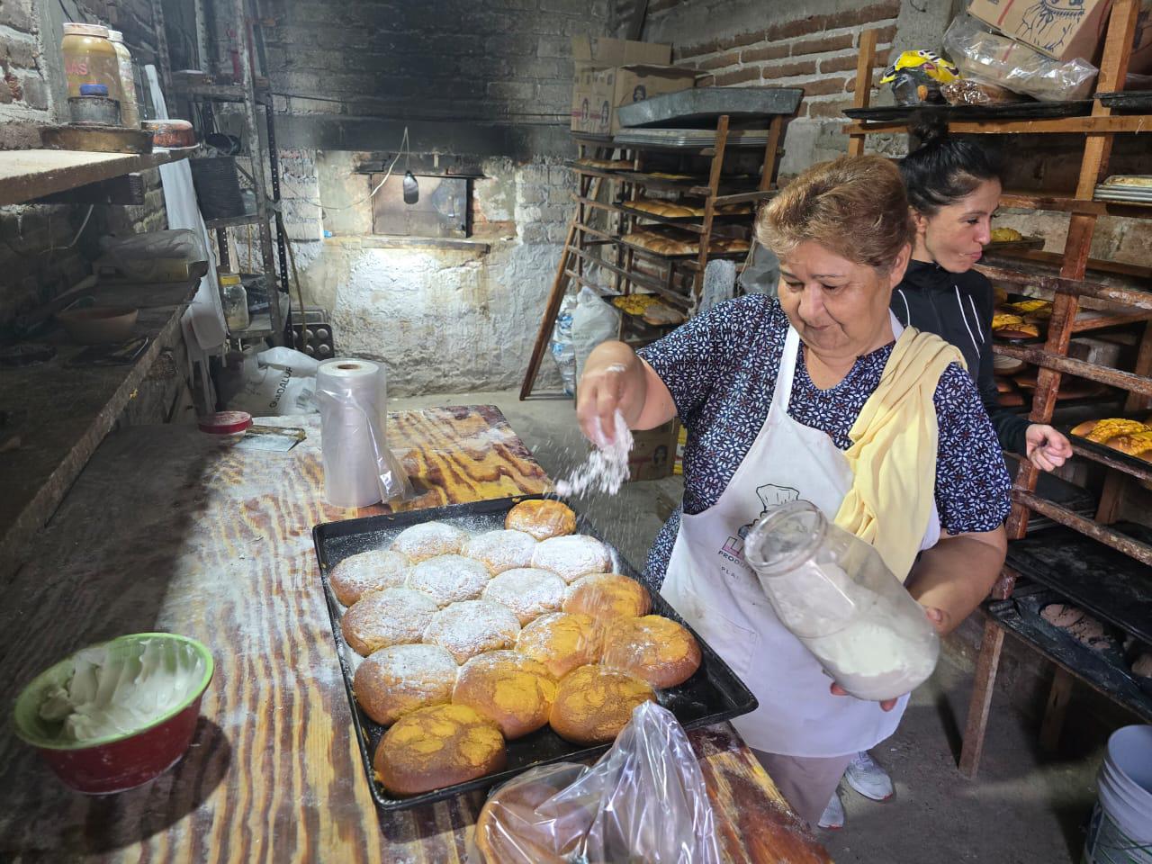 $!Enrique y Mayte mantienen viva producción de pan artesanal en el barrio de la Donato Guerra, en Rosario