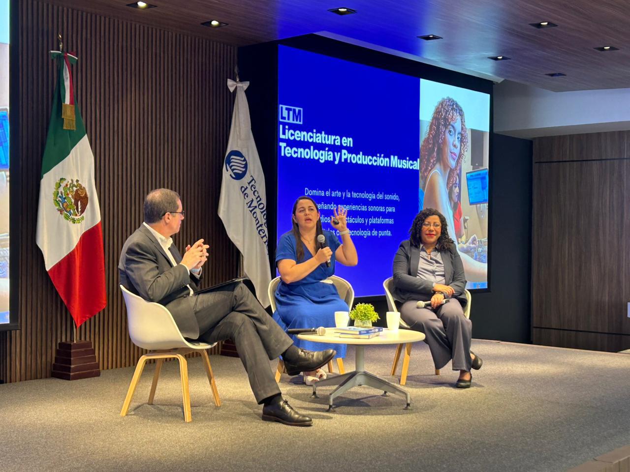 $!Richard Huett, Liliana Tello y Alma Corina Borjas.