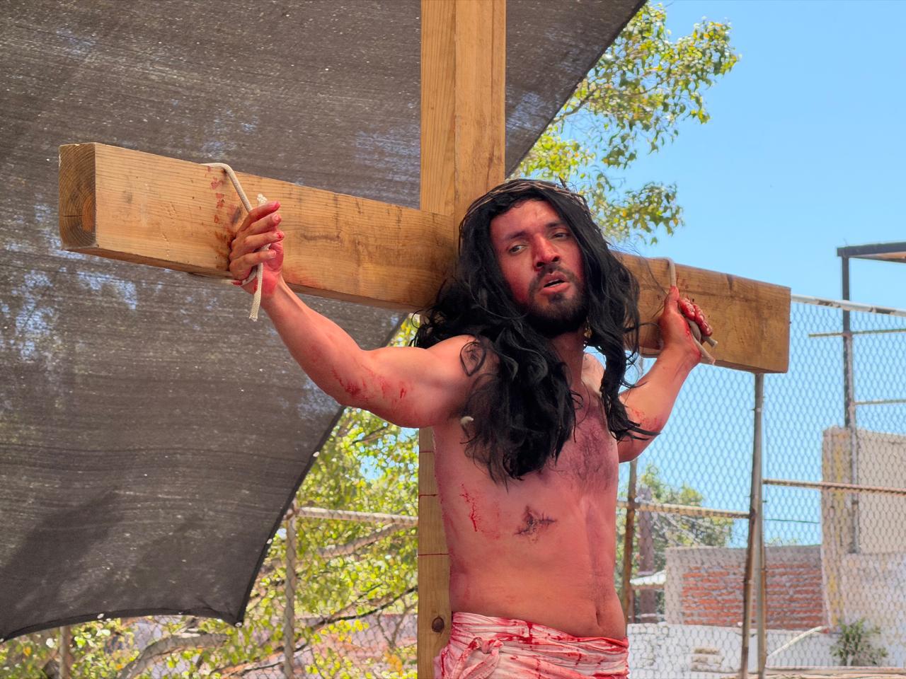 $!Con fe y participación se lleva a cabo el Viacrucis de Pajuma 2026 en Mazatlán