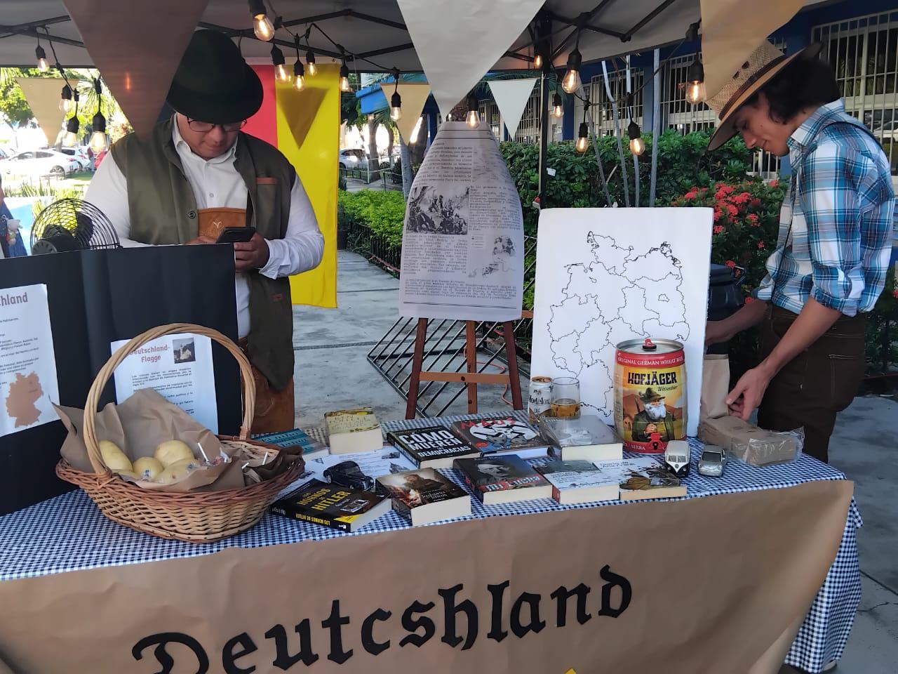 $!Realizan Octoberfest en el Centro de Idiomas de la UAS, en Mazatlán