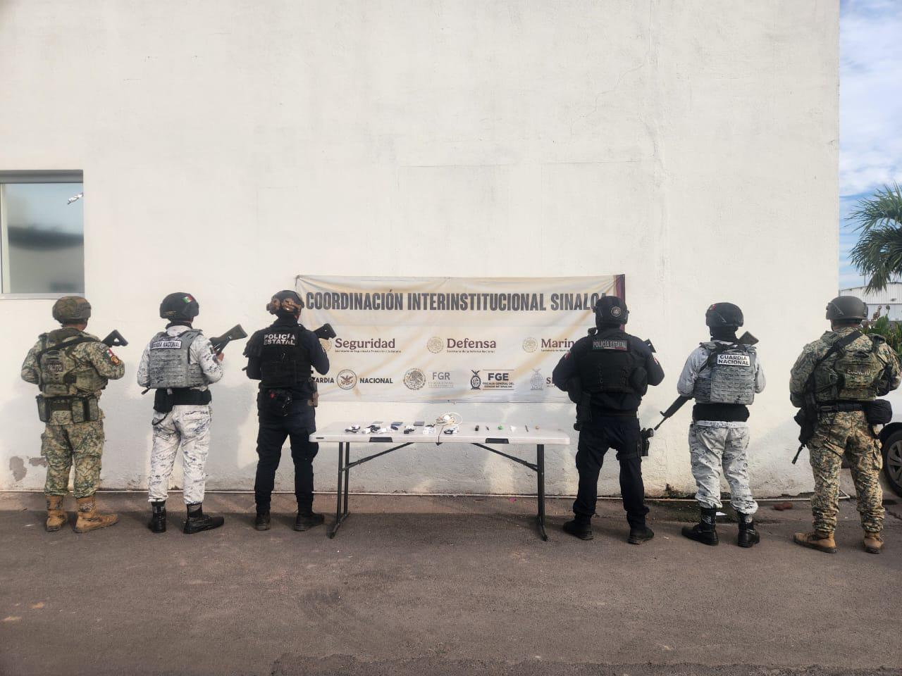 $!Aseguran teléfonos celulares y cargadores en el penal de Aguaruto, en Culiacán