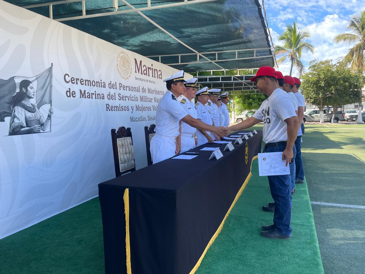 $!Concluyen adiestramiento marineros del Servicio Militar Nacional en Mazatlán
