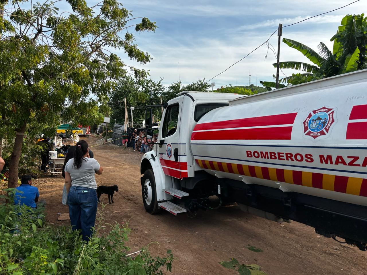 $!Incendio consume nueve viviendas de la Invasión Acantos en Mazatlán