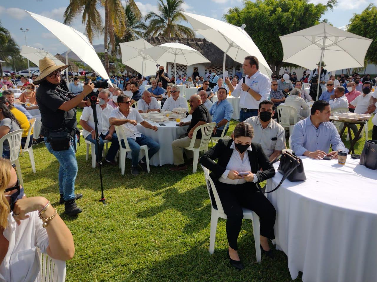 $!Les irá mejor conmigo que con Quirino, y eso que dejó la ‘vara alta’, dice Zamora al sector turístico de Mazatlán