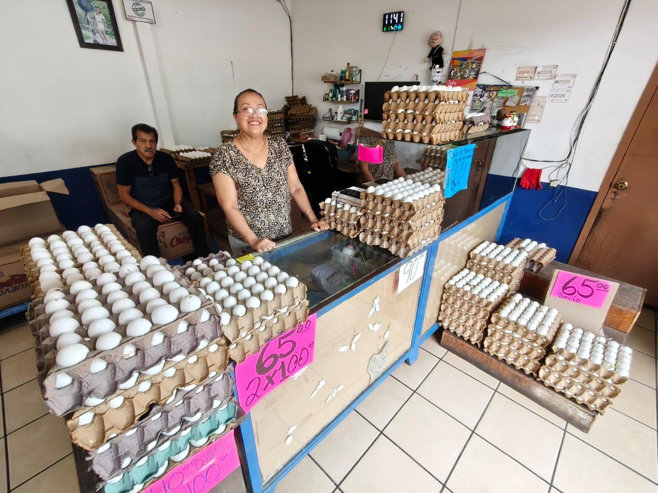 $!Tere pasó de vender 10 cartones de huevo a administrar un expendio en Rosario
