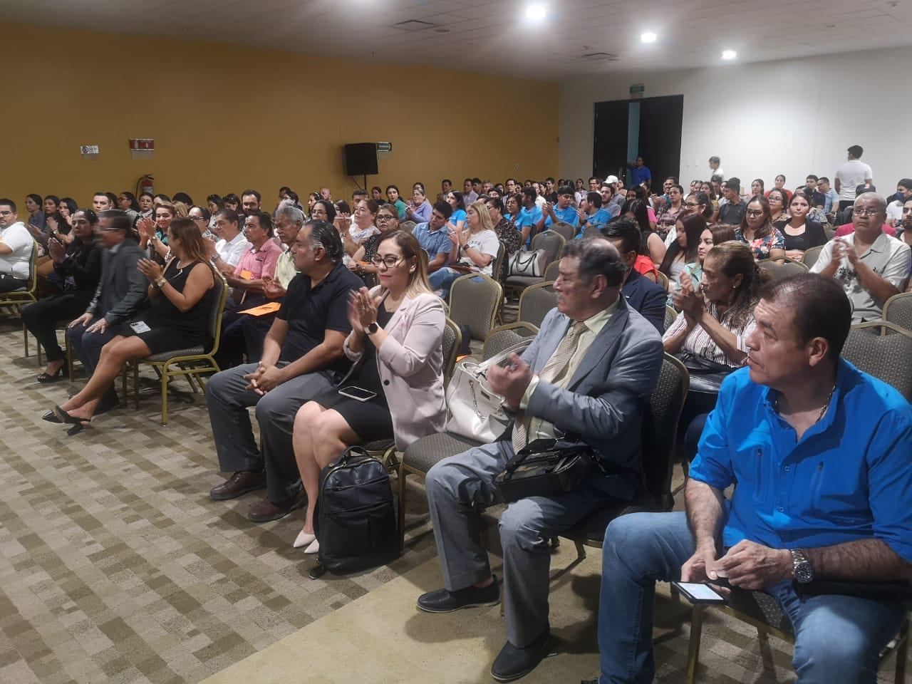 $!Realizan contadores simposium encaminado a la innovación e inteligencia artificial, en Mazatlán