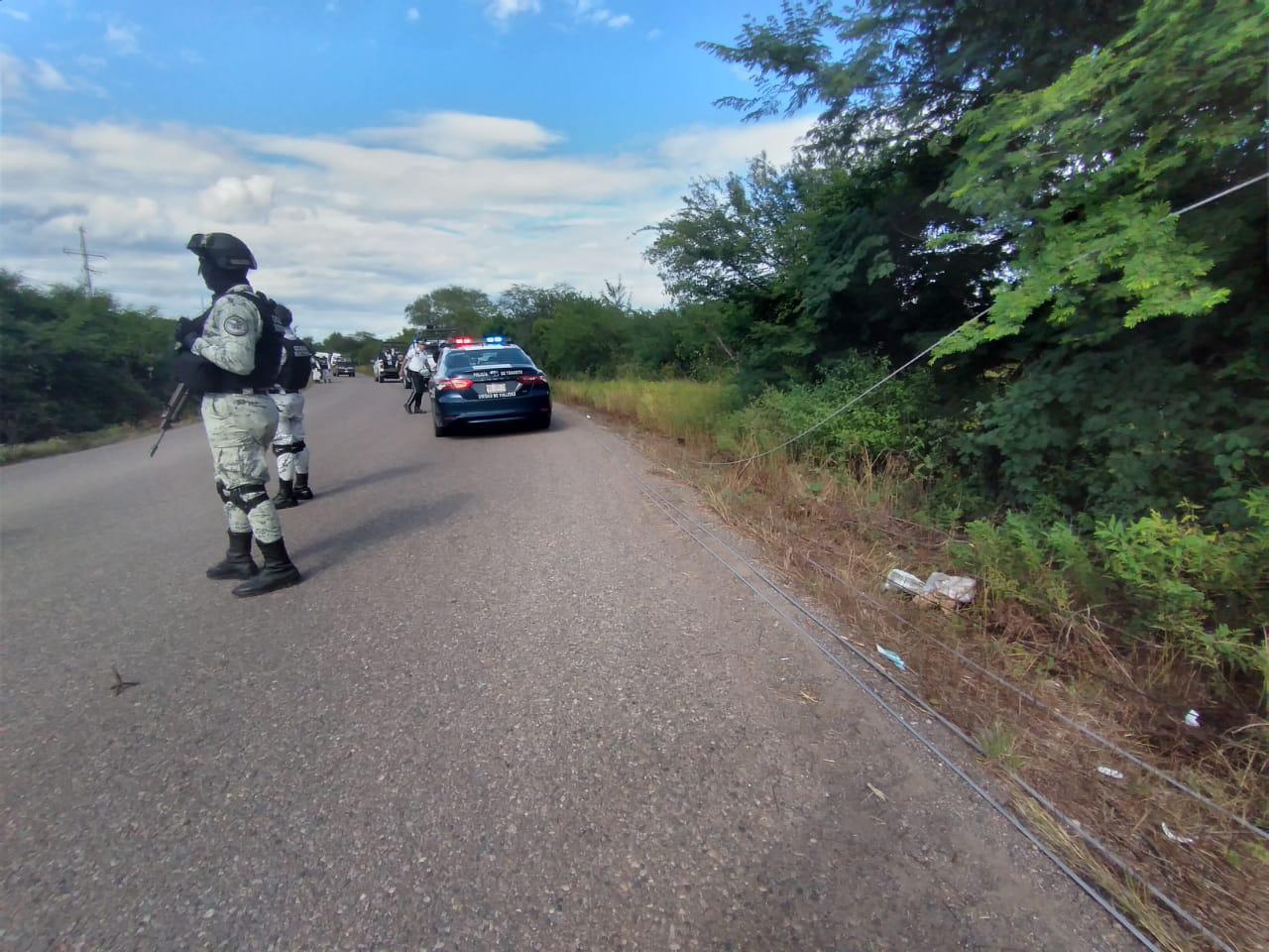 $!Vuelca patrulla de la Guardia Nacional en Tepuche; 4 elementos resultan heridos