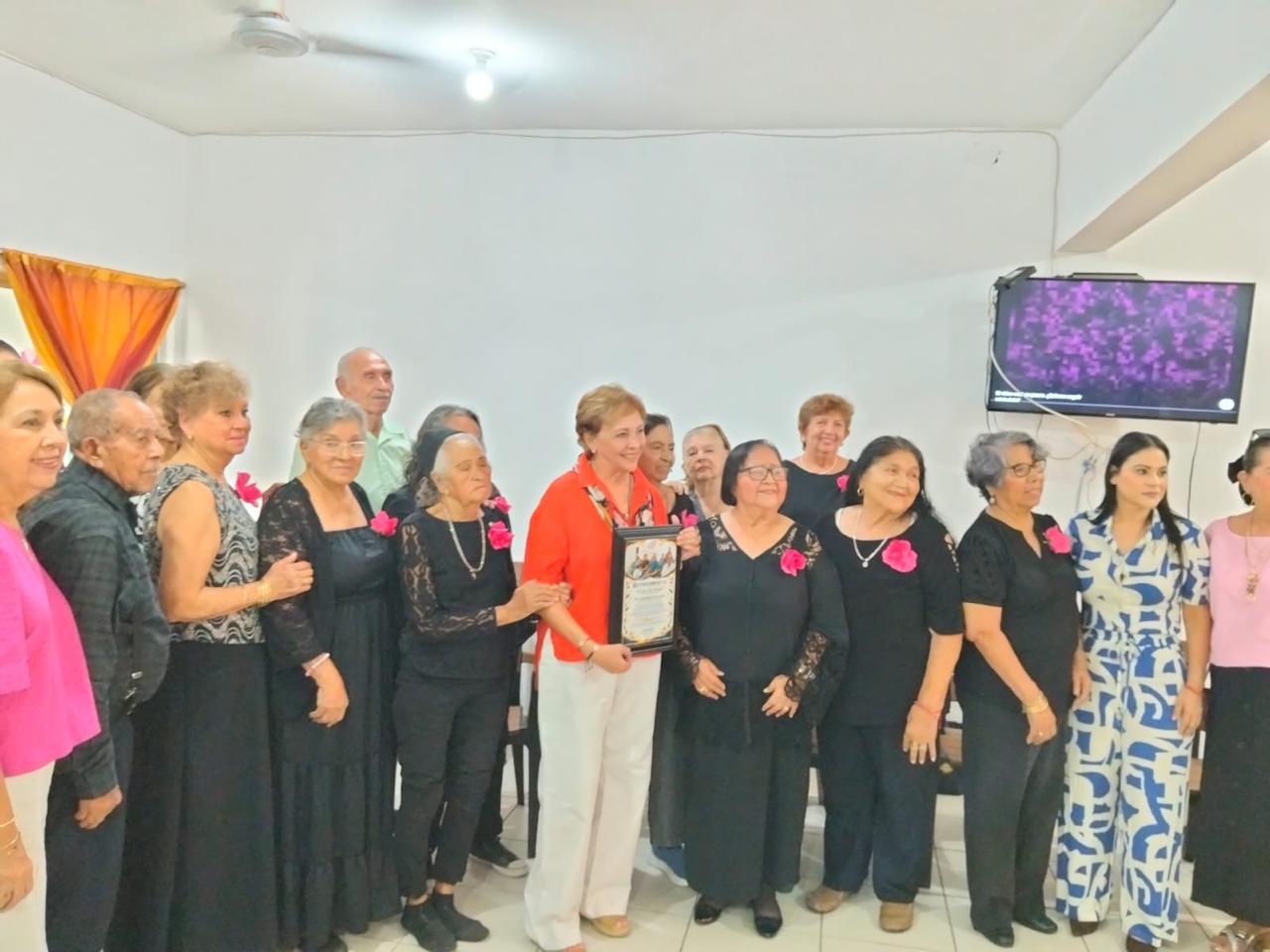 $!Celebran adultos mayores aniversario de Casa de Día, en Escuinapa