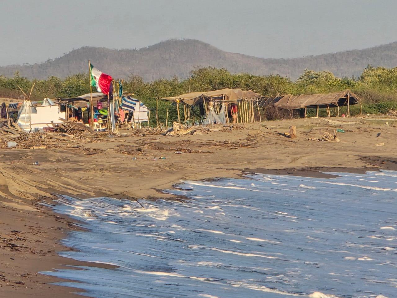 $!Protección Civil atiende repunte de quemadores en playas de Rosario durante Jueves Santo