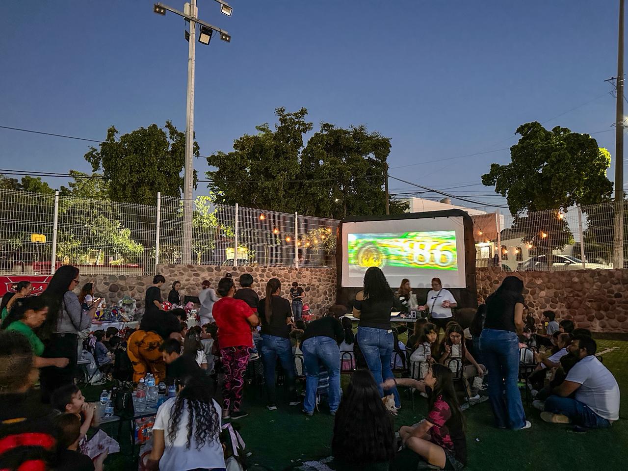 $!La jornada incluyó la proyección de la película Cars.