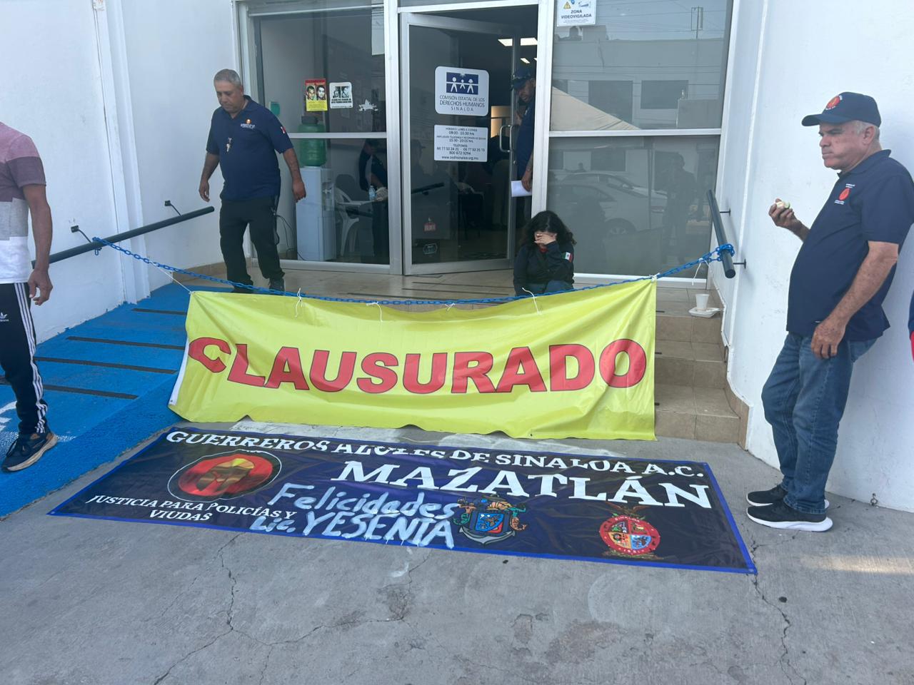 $!Toman Guerreros Azules la CEDH en Culiacán; exigen recomendación general para pago de prestaciones a policías