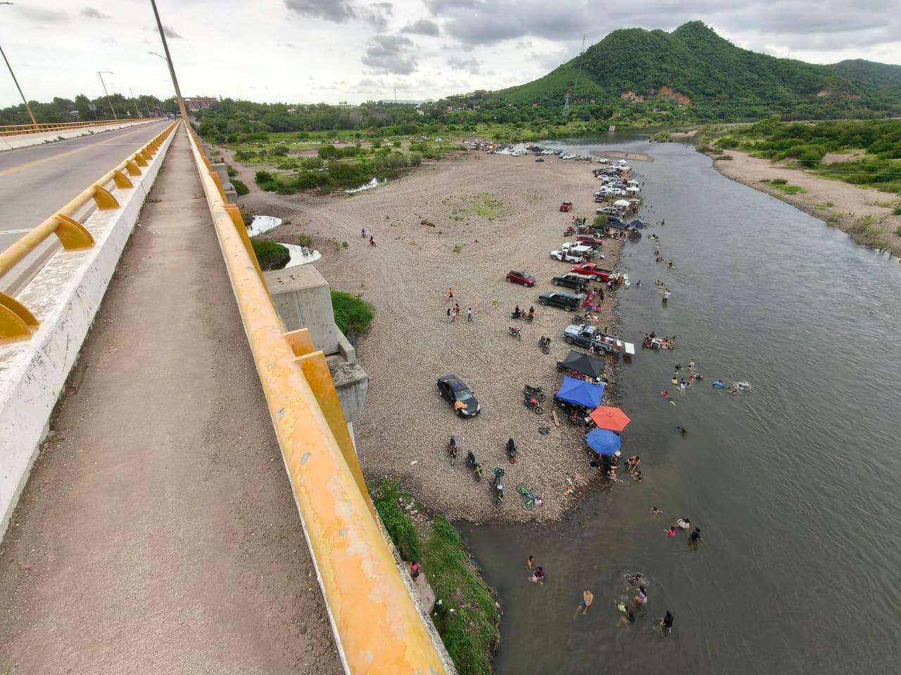 $!Repunte de bañistas en río Baluarte, en Rosario, se dio sin incidentes: Protección Civil