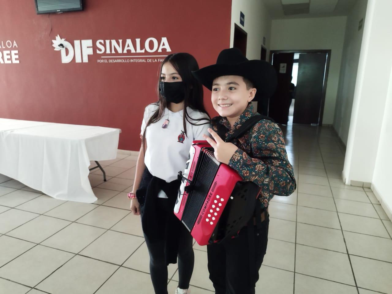 $!Diego, el niño de Angostura que brilla al tocar el acordeón