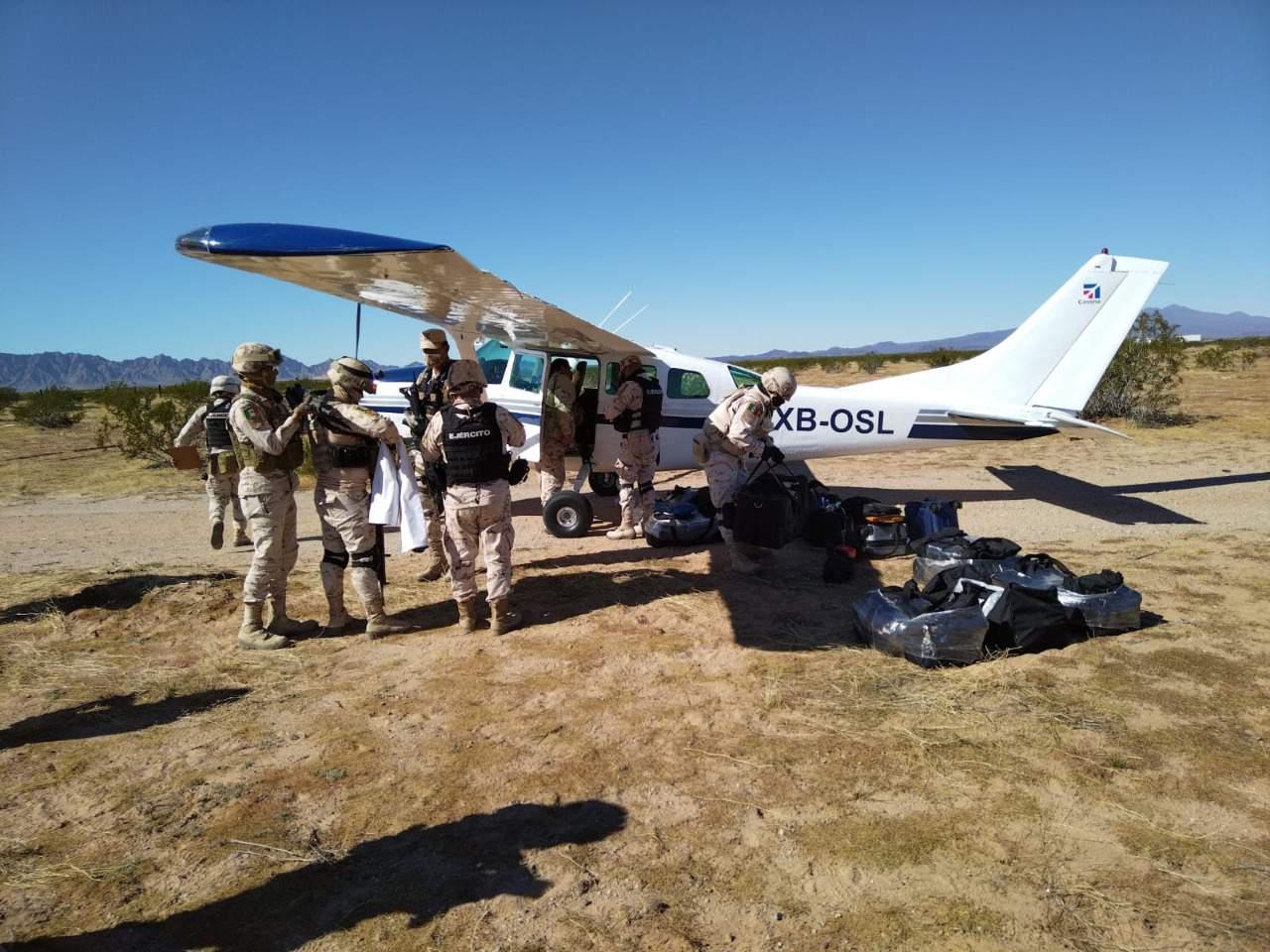 $!Asegura Ejército Mexicano aeronave con droga en Sonora, procedente de Culiacán