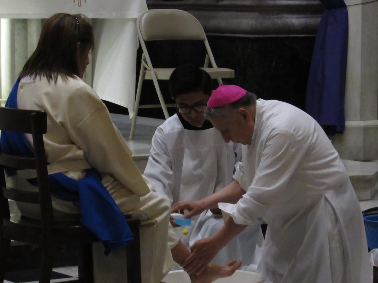 $!Llaman a vivir el amor y la humildad en misa de Jueves Santo en Catedral de Mazatlán