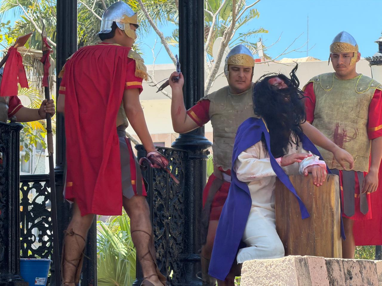 $!Con fe y participación se lleva a cabo el Viacrucis de Pajuma 2026 en Mazatlán