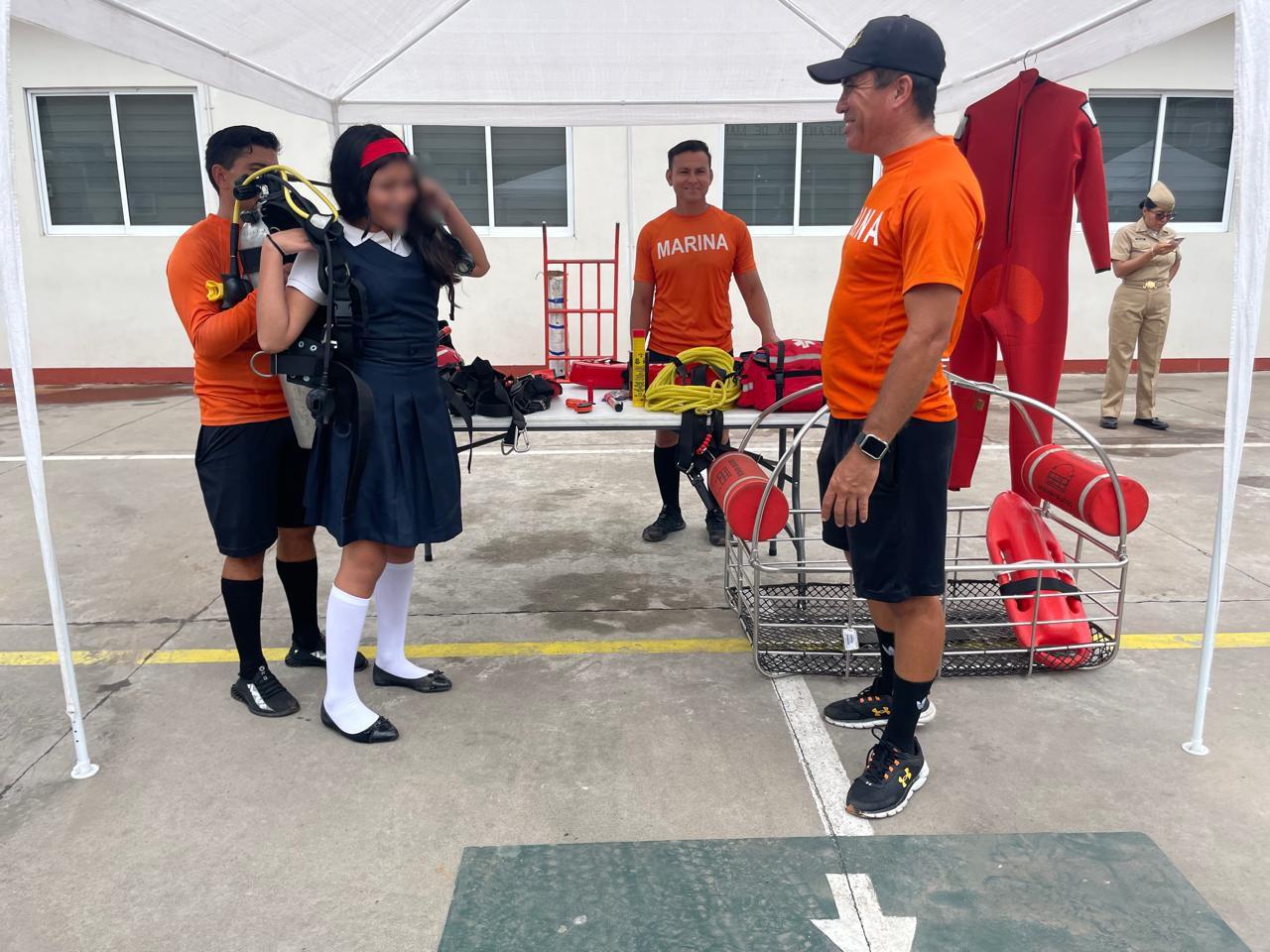 $!Marina recibe visita de estudiantes y profesores de la Secundaria Miguel Hidalgo, en Mazatlán