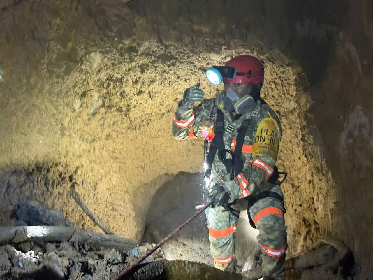 $!Buscan concluir tramo para avanzar hacia nuevas áreas de exploración en busca de Isidro en Rosario