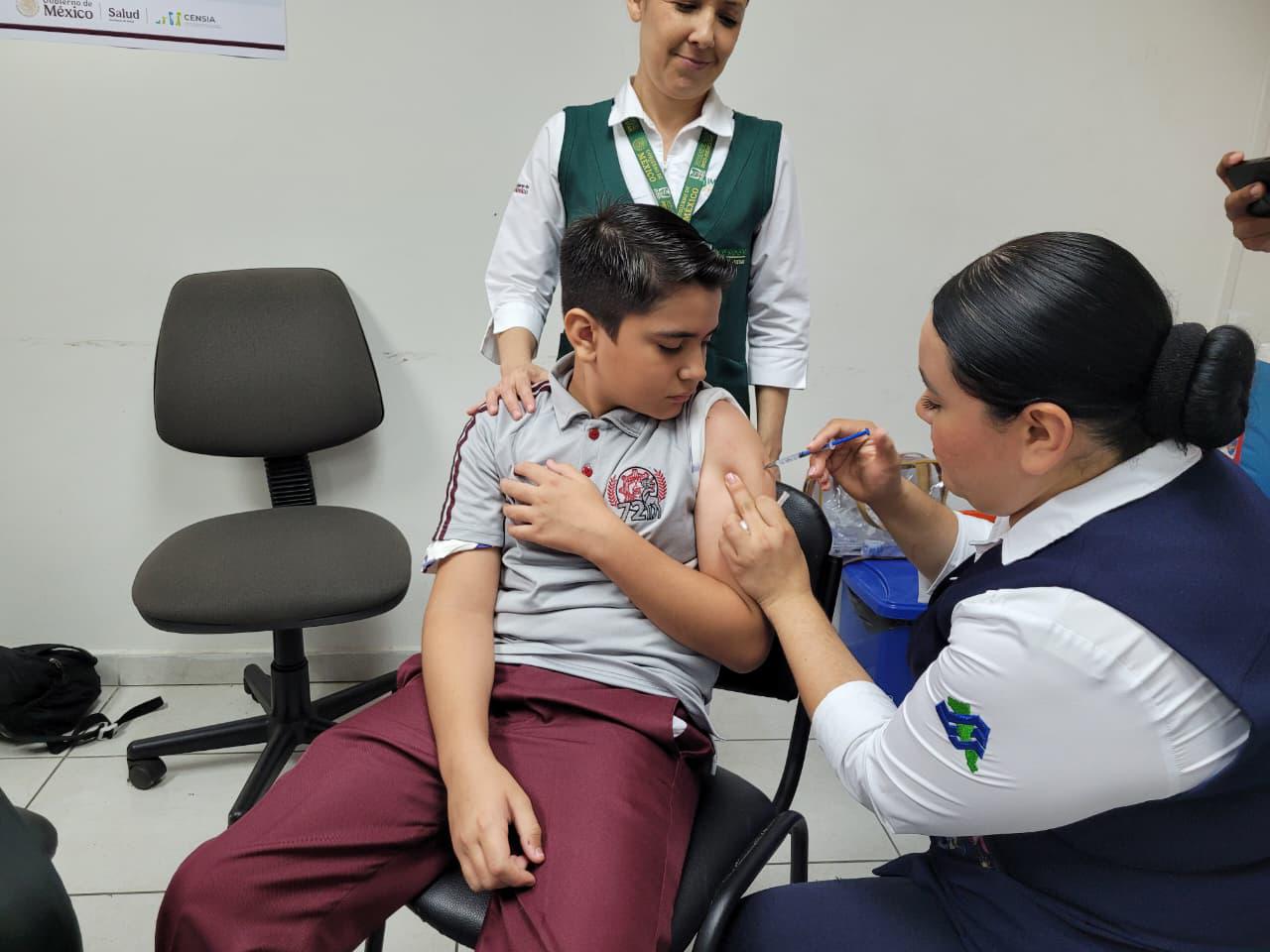 $!Arranca campaña de vacunación de virus del papiloma humano en Sinaloa