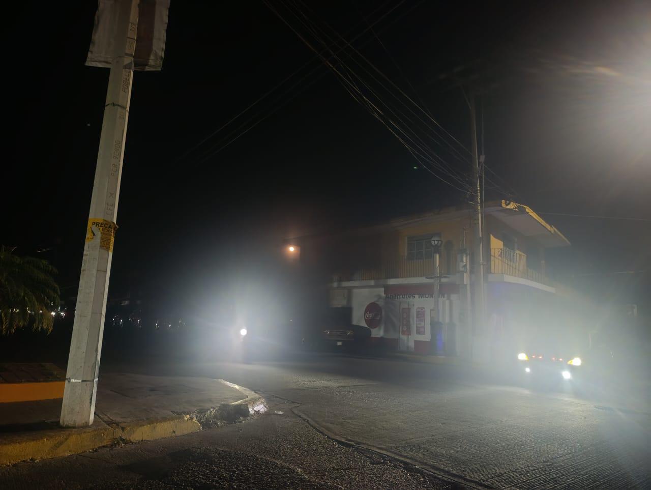 $!Reportan apagón en Escuinapa
