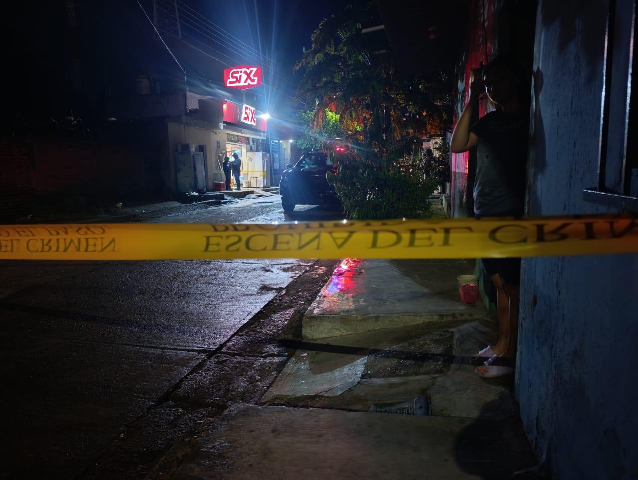 $!Asesinan a dos hombres en Escuinapa; uno de ellos en un expendio de cervezas