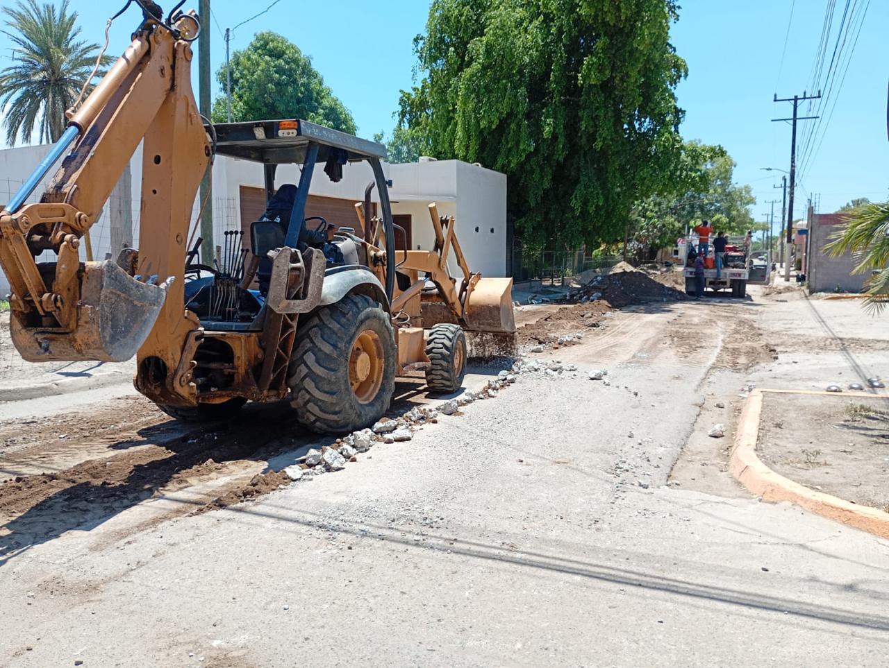 $!Anuncian nueva bolsa en rescate vial de $1 millón para bacheo asfáltico en comunidades de Ahome