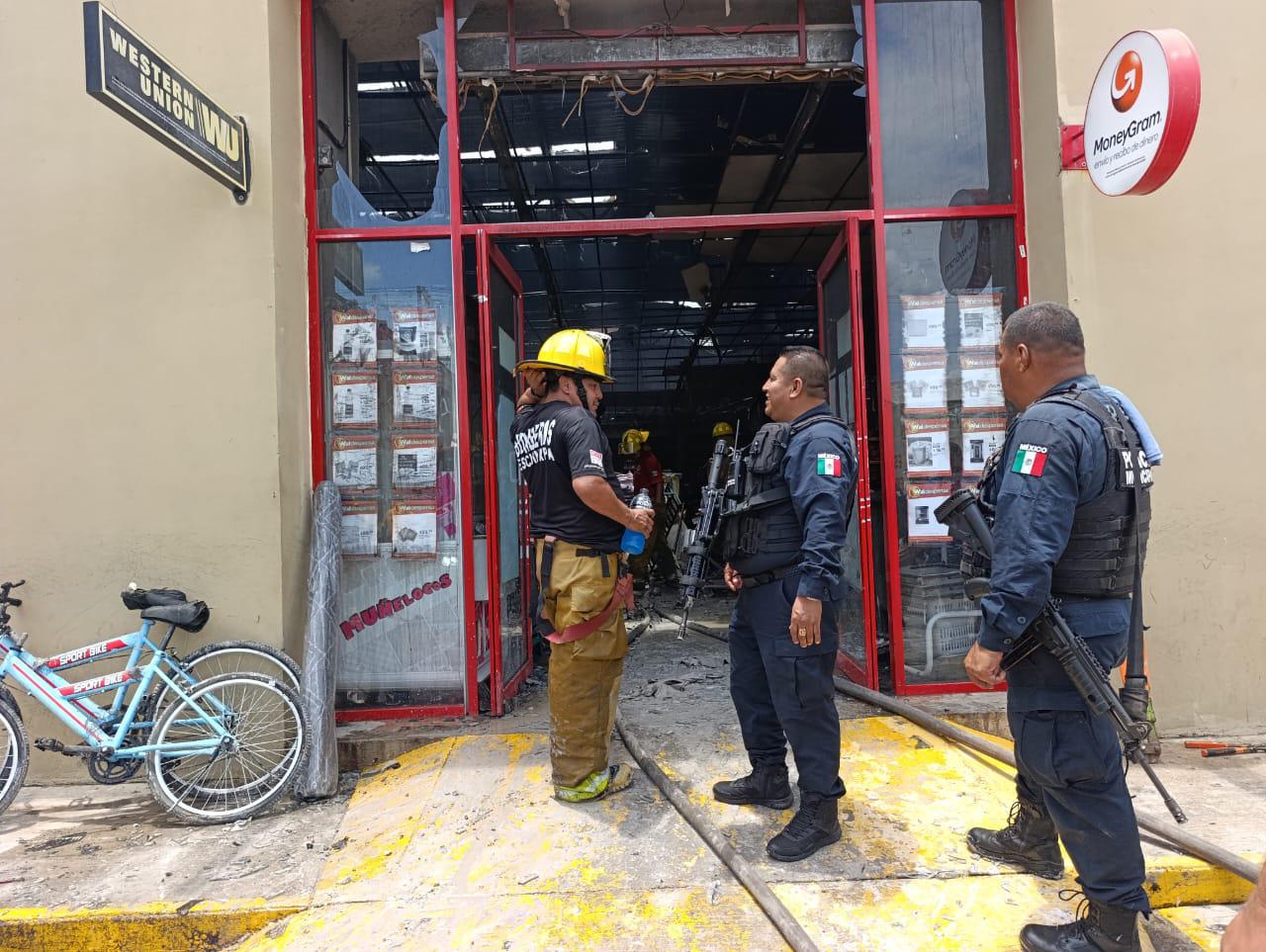 $!De nuevo se registra incendio en tienda de autoservicio en Escuinapa