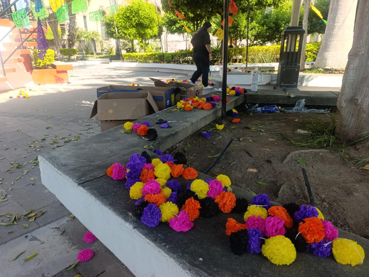 $!Alista Escuinapa celebración del Día de Muertos con una callejoneada