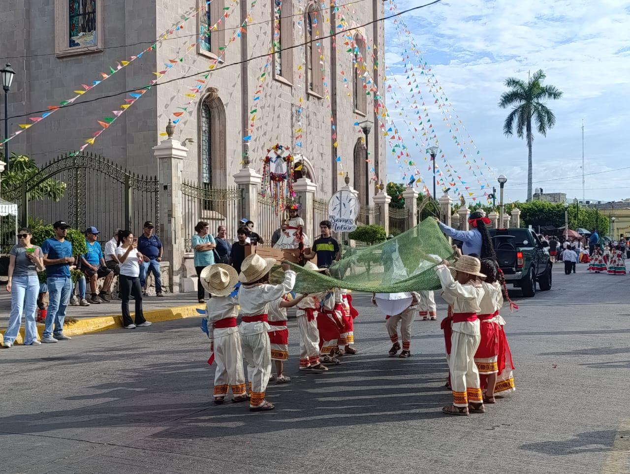 $!Jardines de Niños de Escuinapa honran a la Revolución Mexicana y a las Fuerzas Armadas
